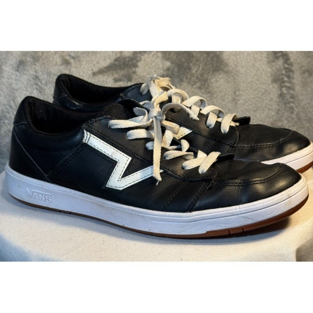 Vans Soland Deluxe Comfort womens 9 Black White Leather Skate Sneakers Shoe 40